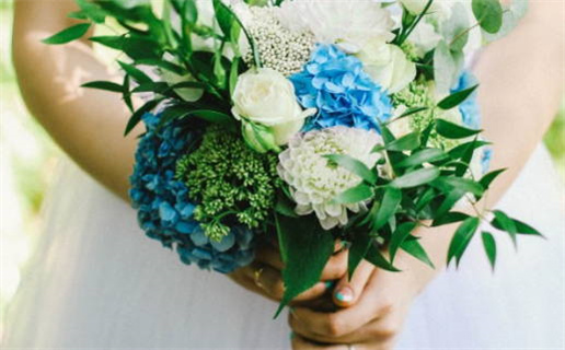 2025年农历十月廿四结婚适合吗？ 办婚礼行不行？