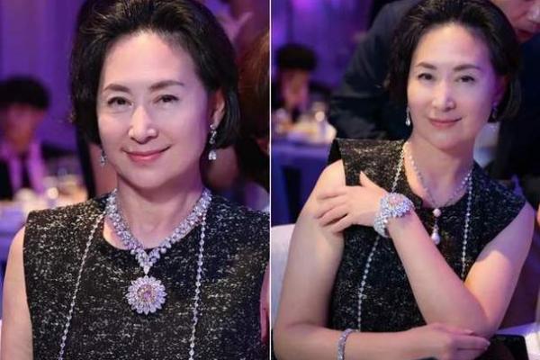 何超琼八字命理分析,深度解读她的财富与人生轨迹 何超琼八字命理分析,深度解读她的财富与人生轨迹