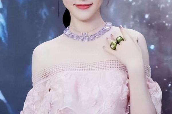 唐嫣生辰八字揭秘,如何影响她的事业与感情运势 唐嫣生辰八字揭秘,如何影响她的事业与感情运势