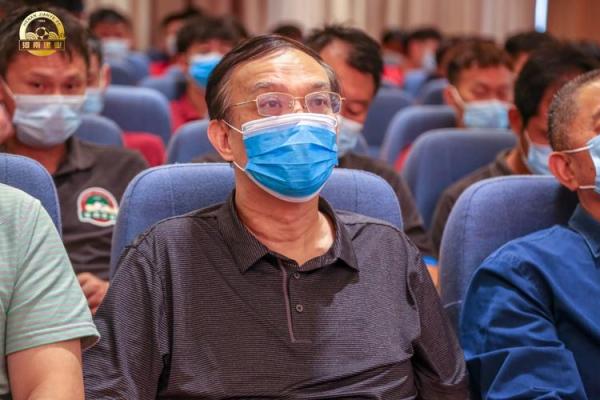 走近张明：一个改变命运的故事